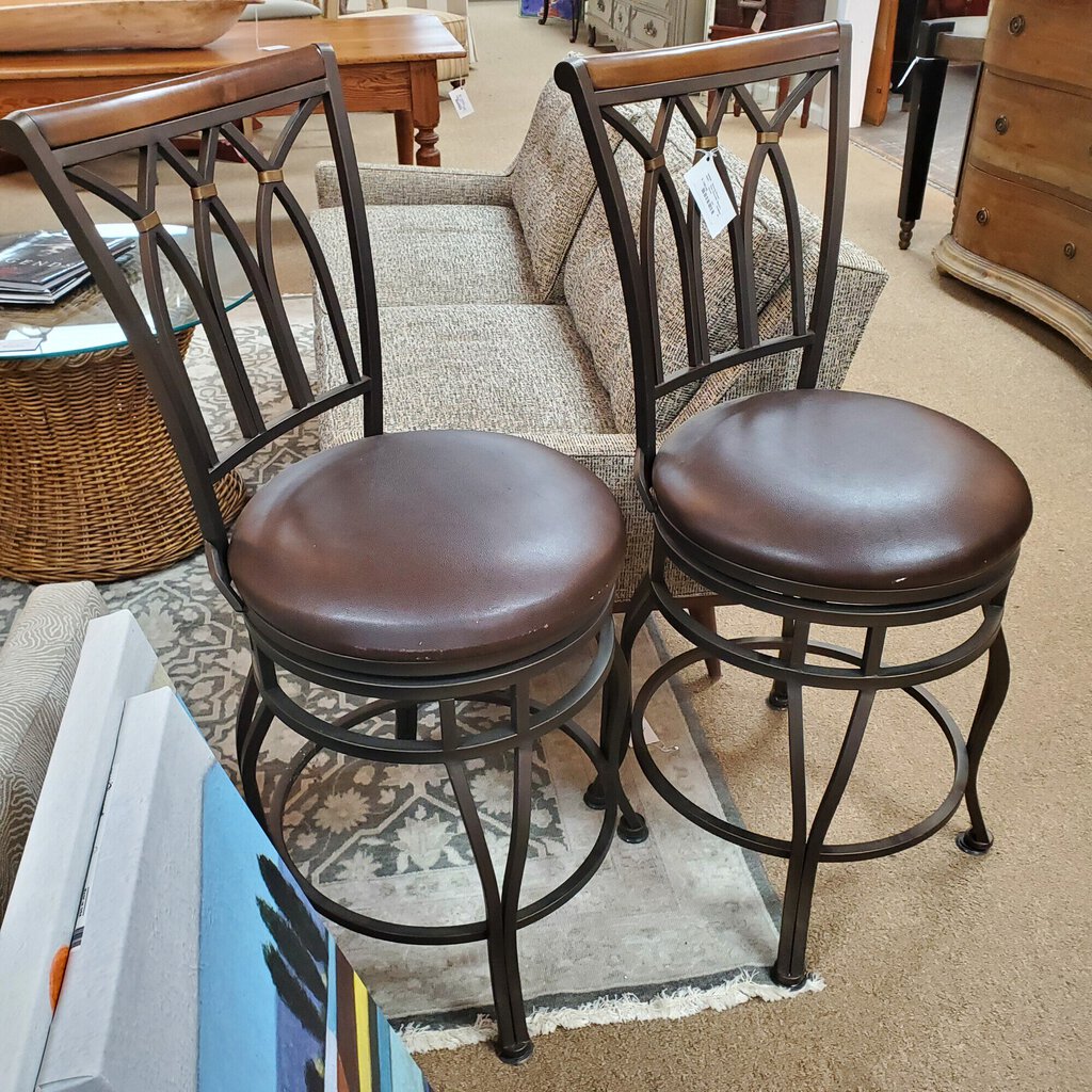 Pair Counter Stools, Size: 24"