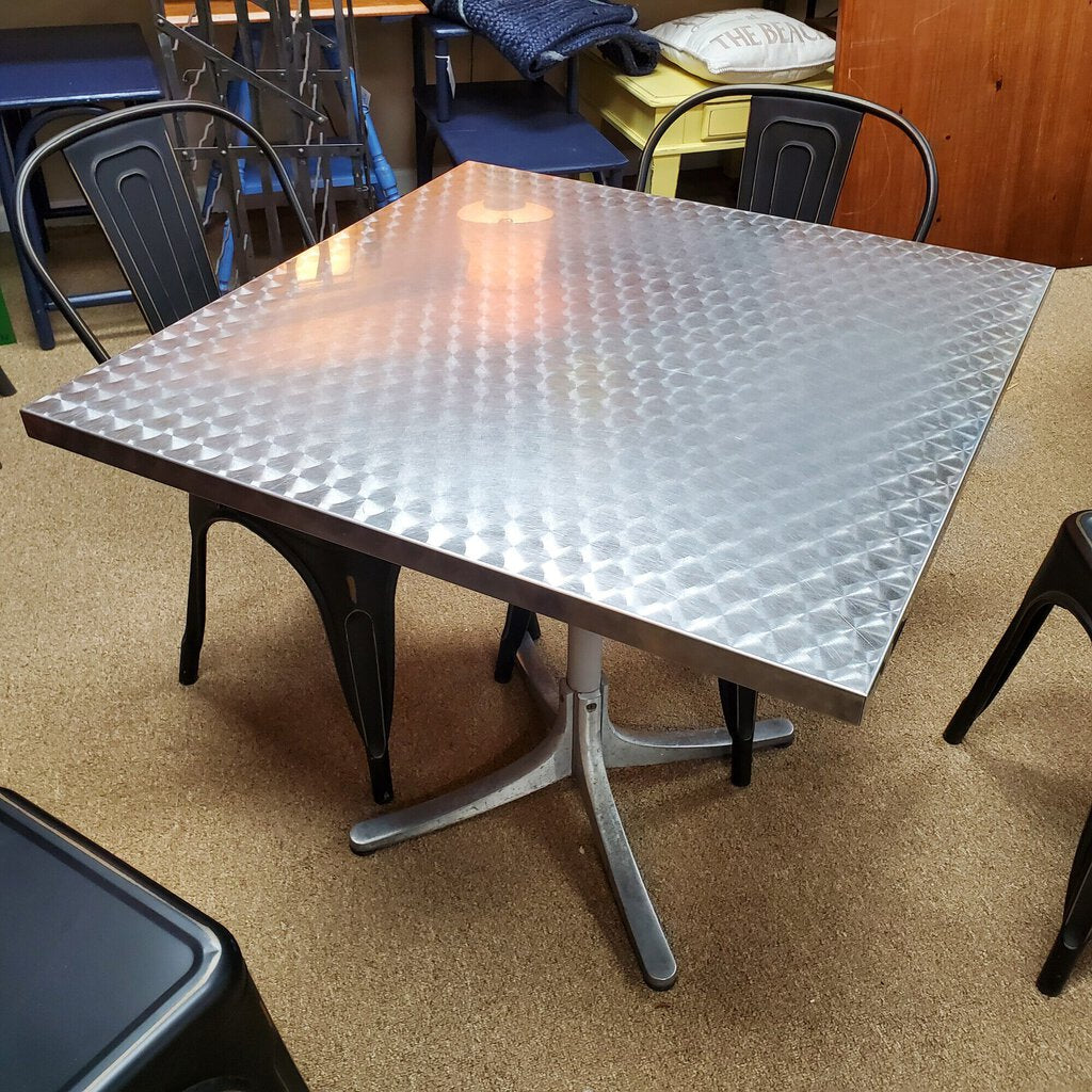 Shaffner Steel Tilt Table, Size: 32x32x29