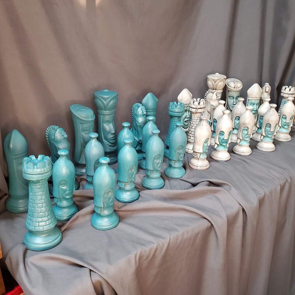 Vtg Duncan Ceramic Chess, TurqWht, Size: 6-8"H
