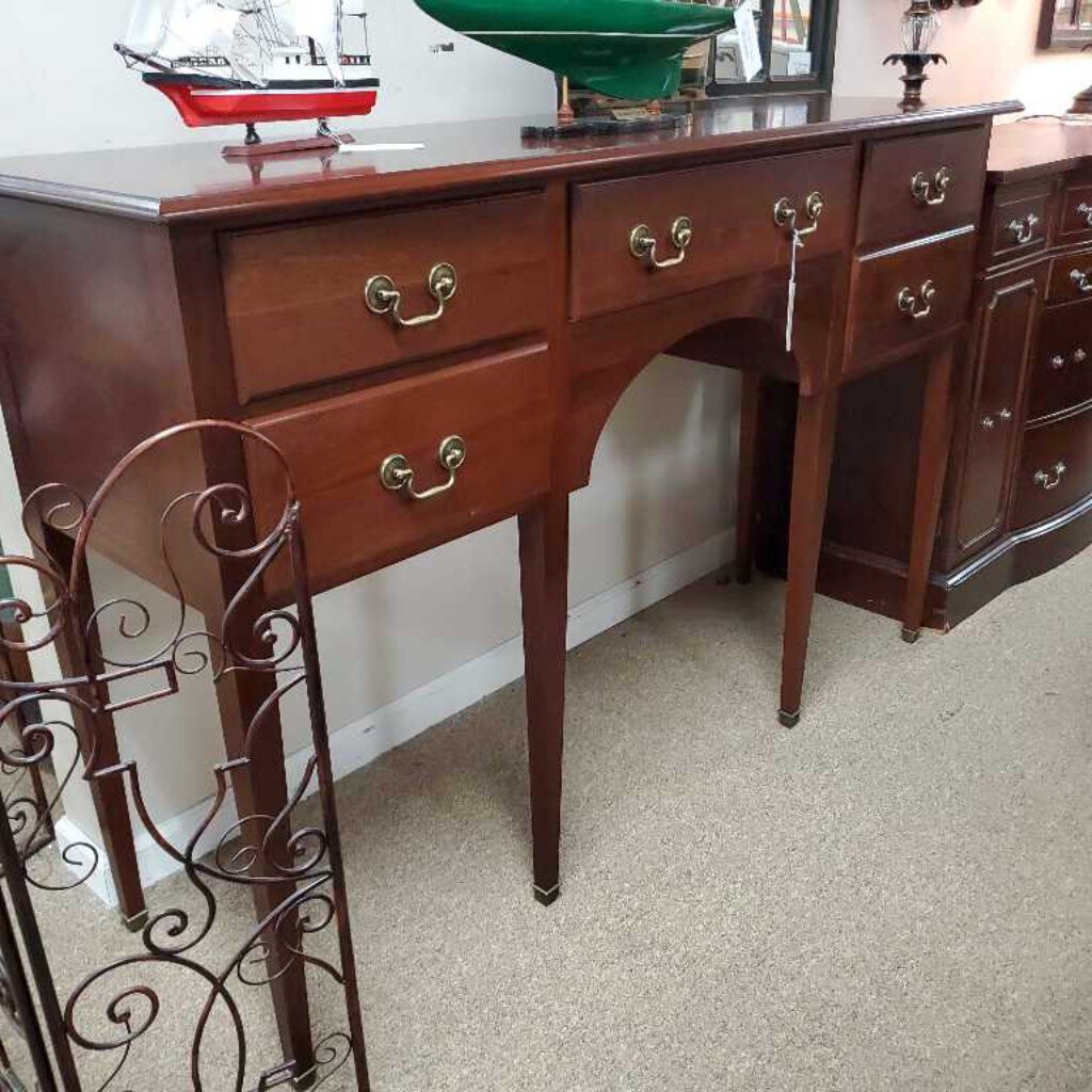 Federal Sideboard, Cherry, Size: 59x18x39
