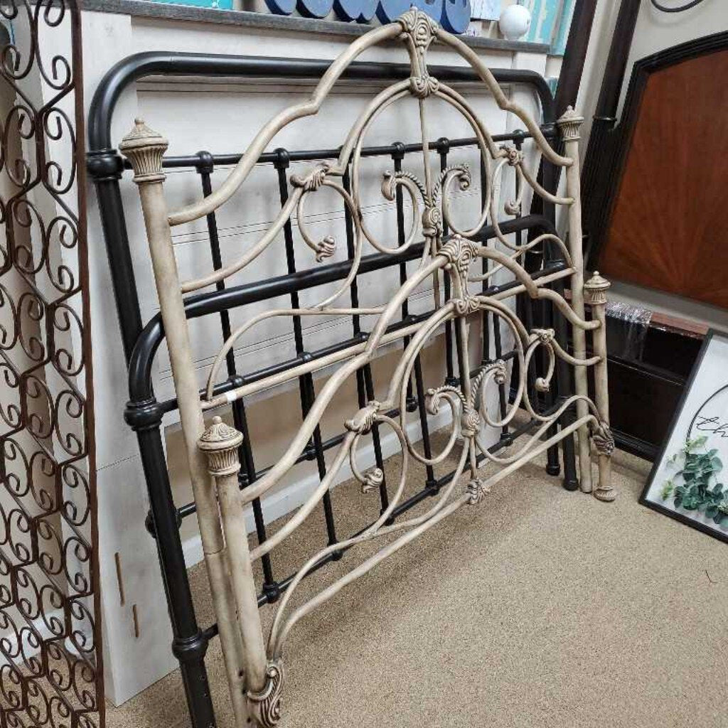 Metal Bed with Frame