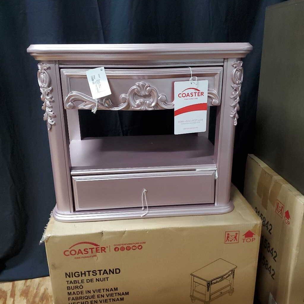 "New" pair nightstands met.lilac