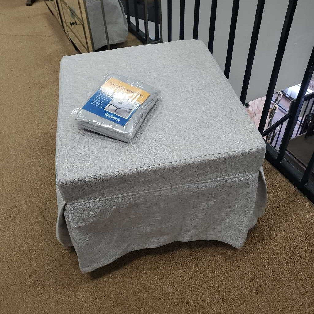 Ottoman/ slipcover/ bed