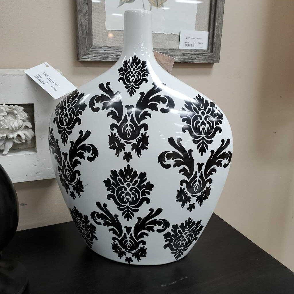 Black and white vase