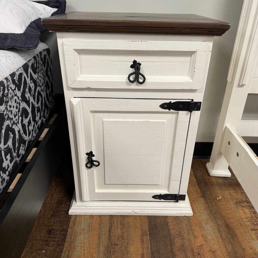 *NEW* Mansion Nightstand