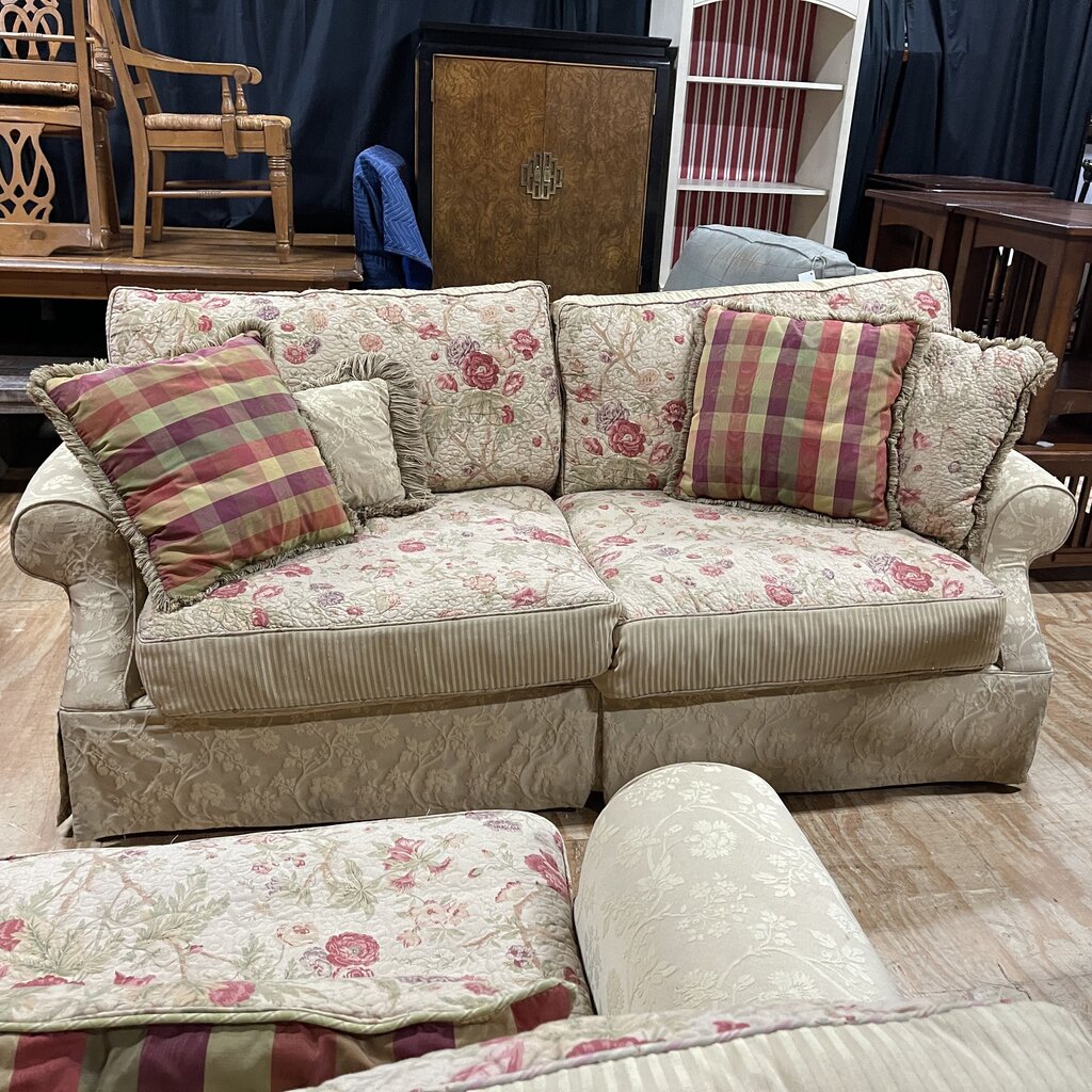 Floral Cottage Sofa w/Plaid Details