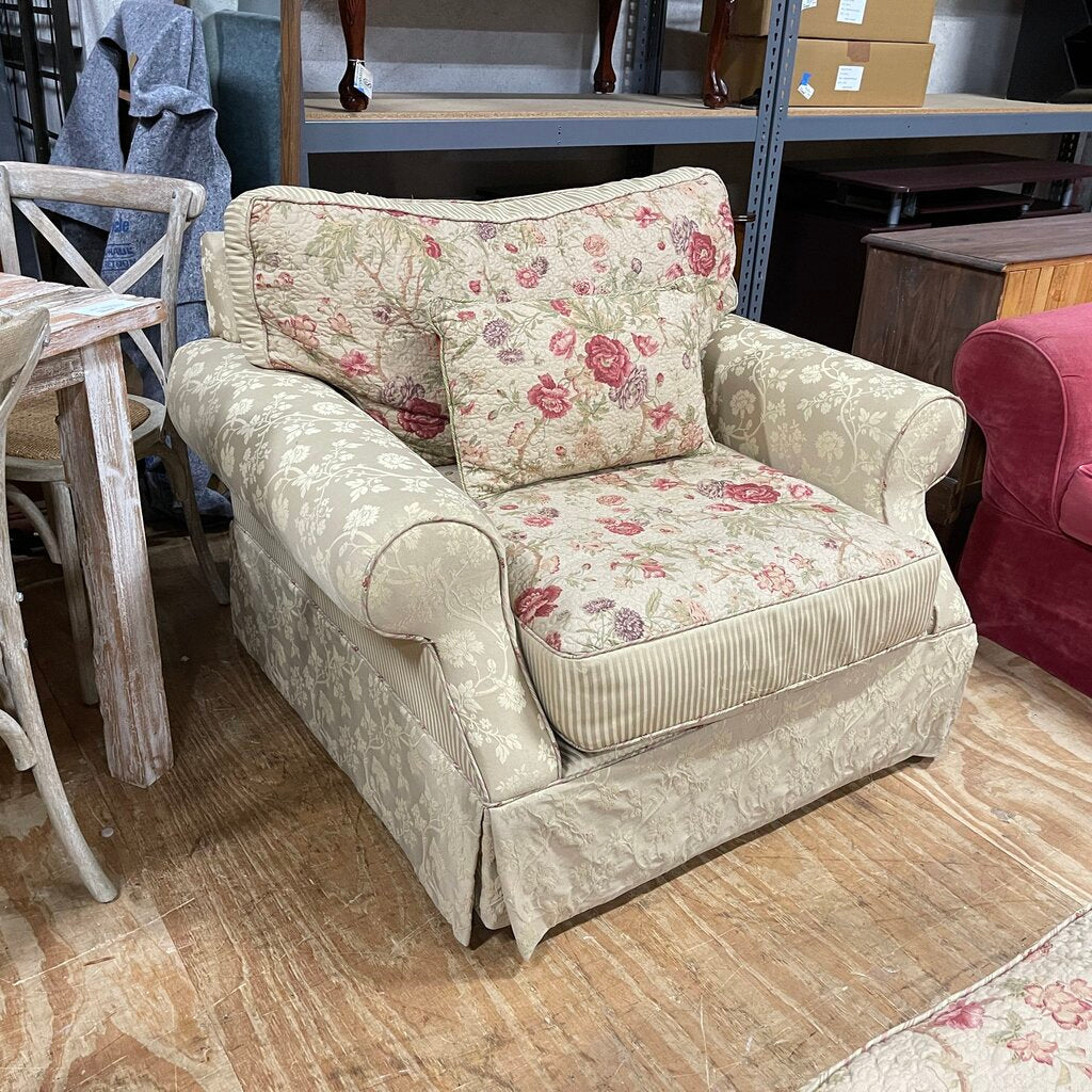 Floral Cottage Accent Chair w/Plaid Details