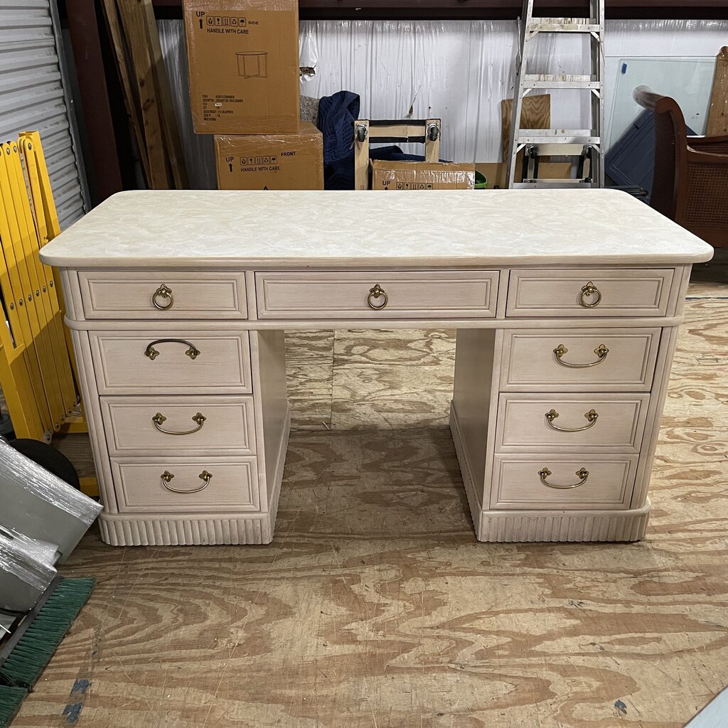 Desk w/2 Filing Drawers