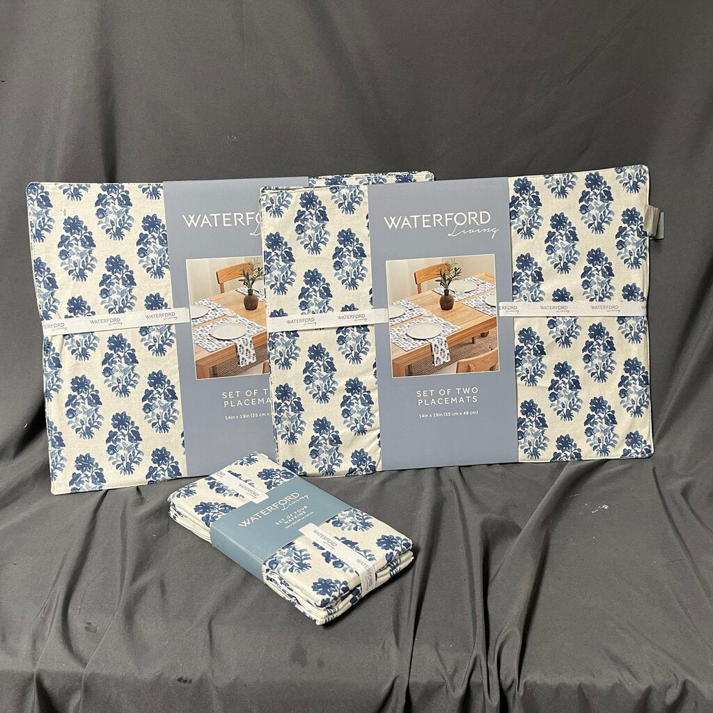 *NEW* Set/4 Placemats + Napkins