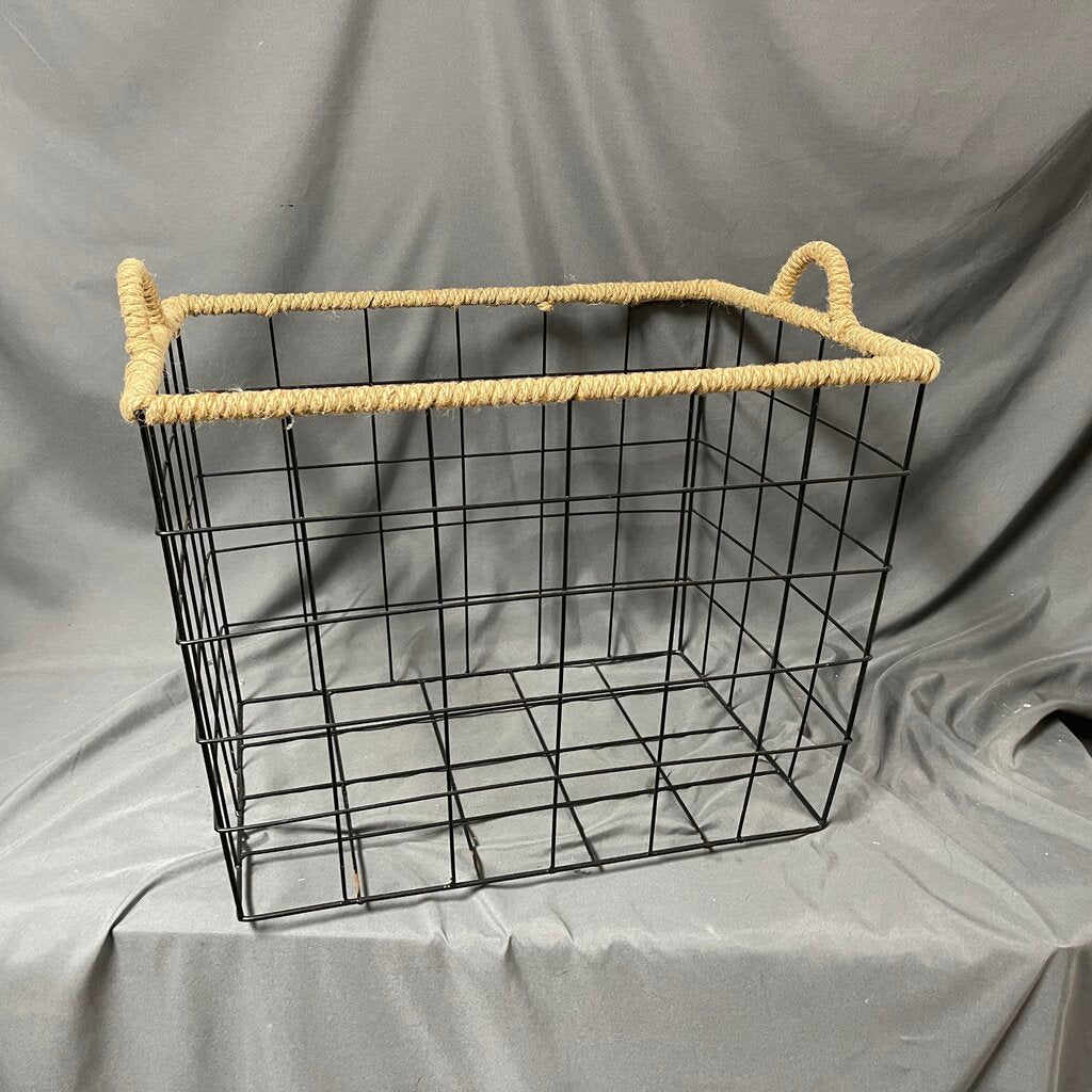 Metal Basket w/Rope Wrapping