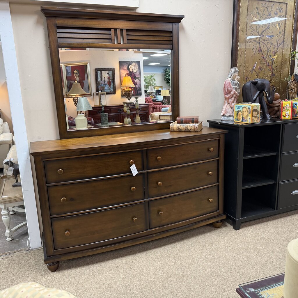 Dresser w/Mirror