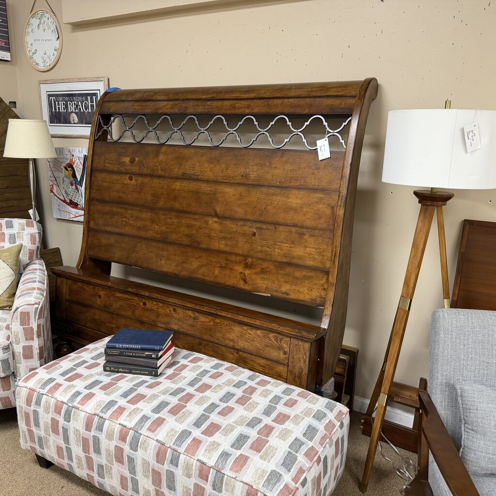 Sleigh Bed