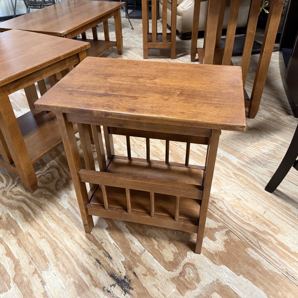 Mission Style End Table w/Magazine Rack