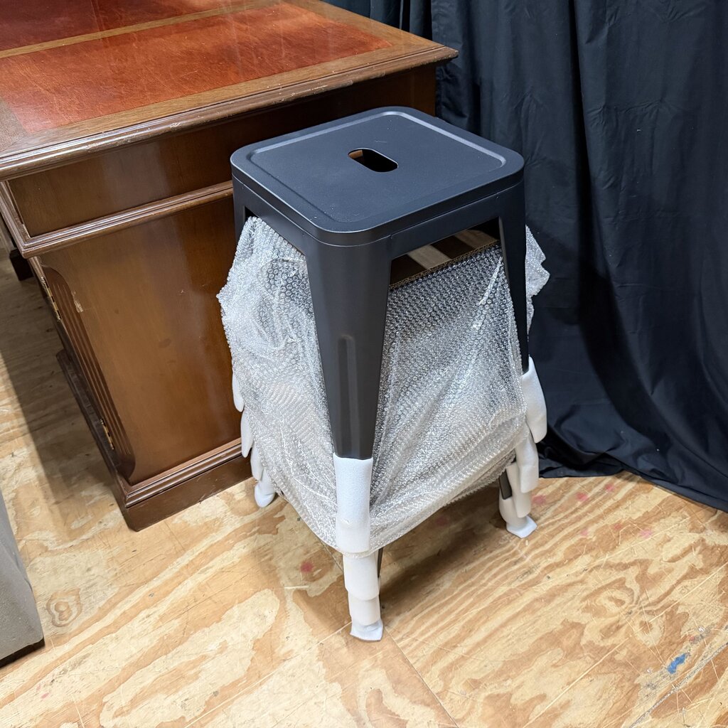 *NEW* Set/4 Metal Stools
