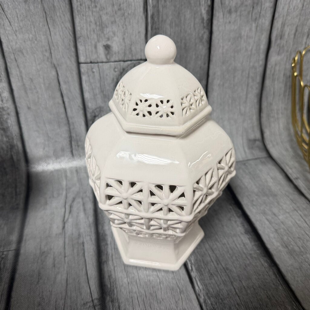 Ceramic Lantern Candleholder w/Lid