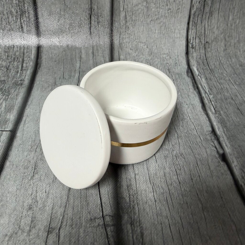 Round Trinket Box w/Lid