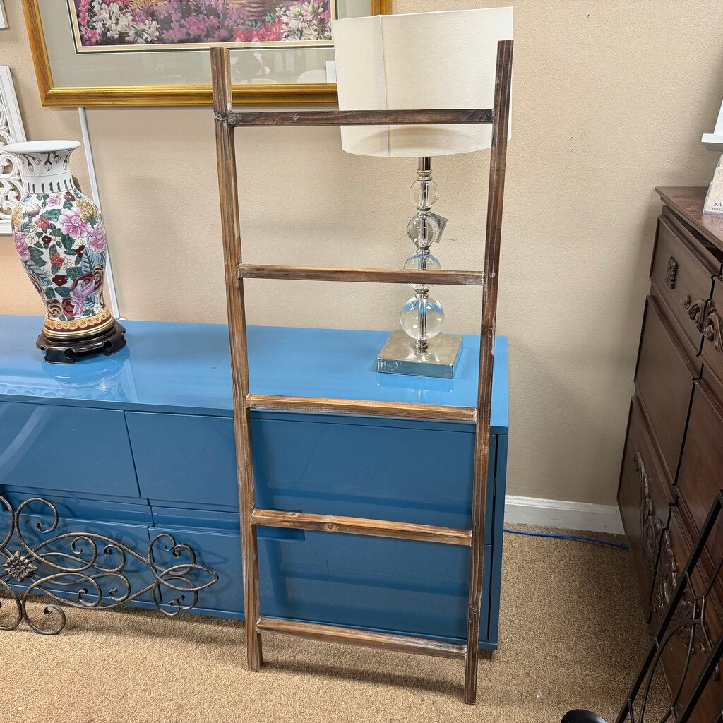 Small Wood Blanket/Decorative Ladder