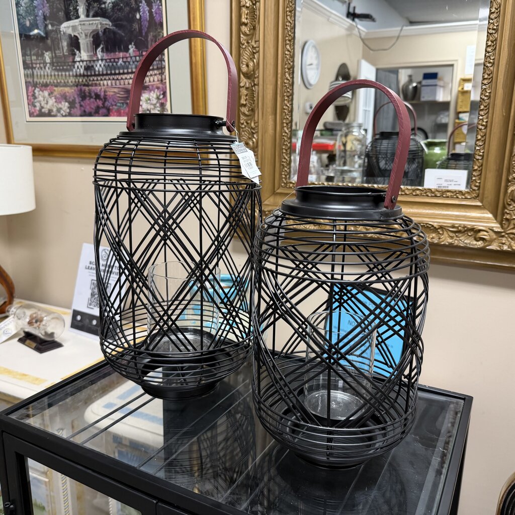 *NEW* Pair Metal Lanterns