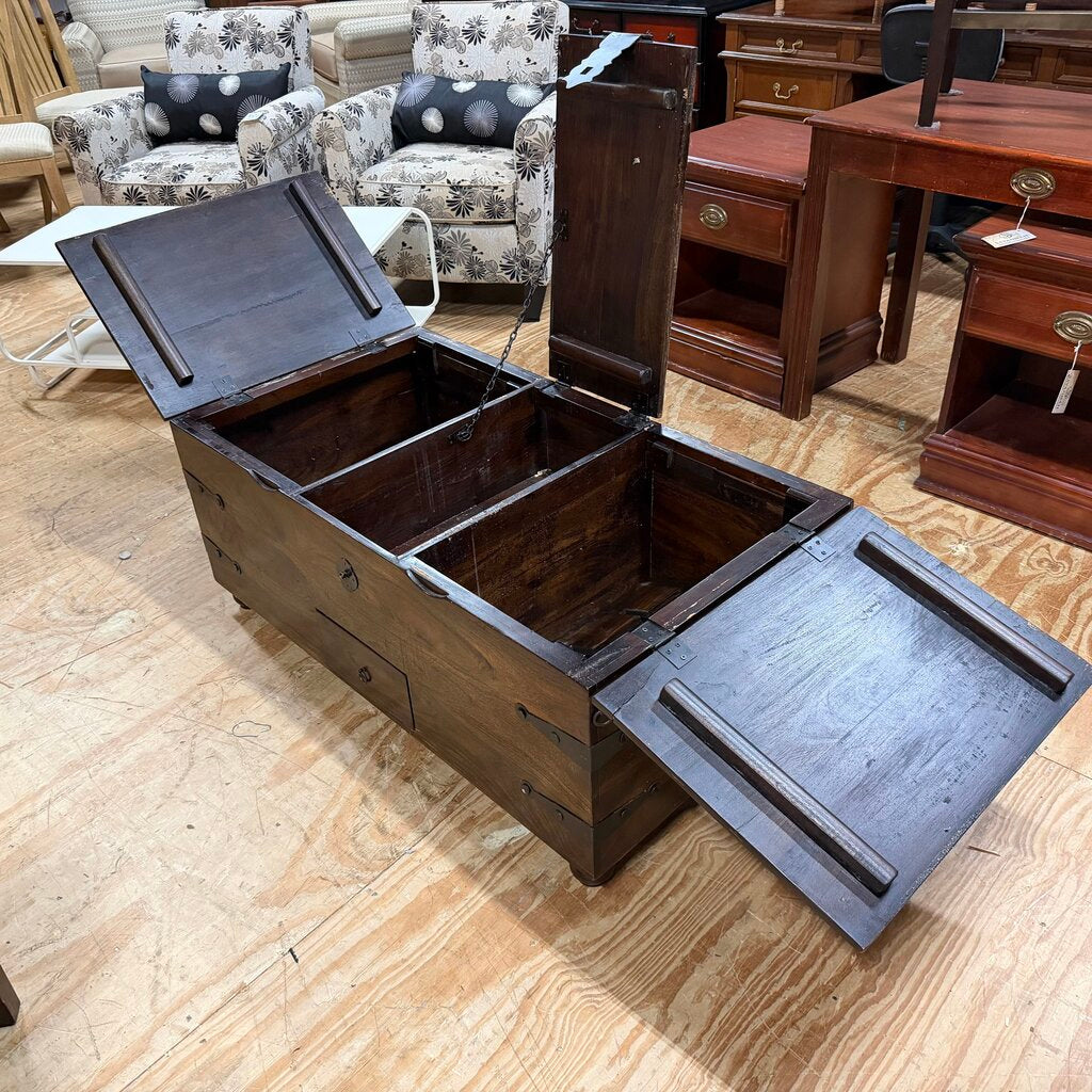 Trunk Style Coffee Table w/Storage