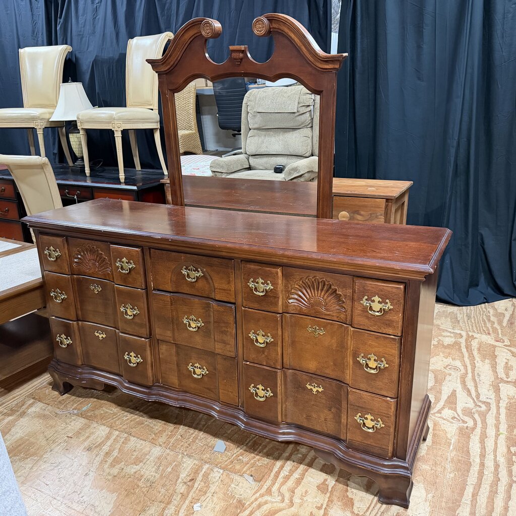 Dresser w/Mirror