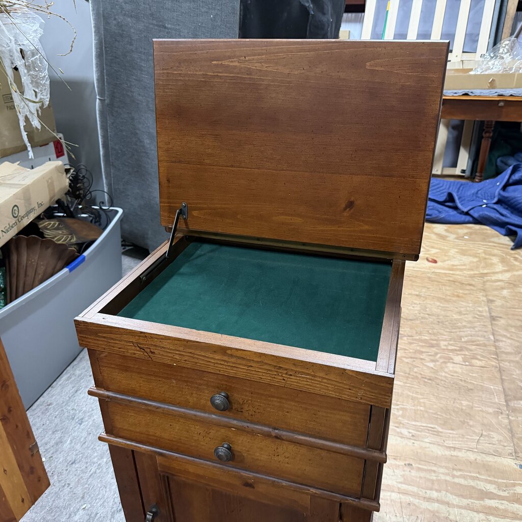 Small Oak Cabinet w/Lift Top
