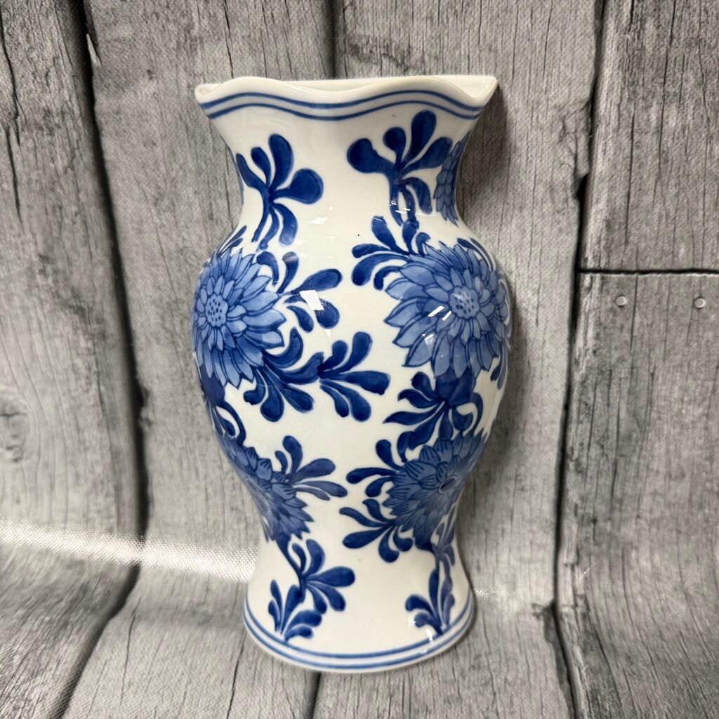 Chinoiserie Wall Pocket Vase
