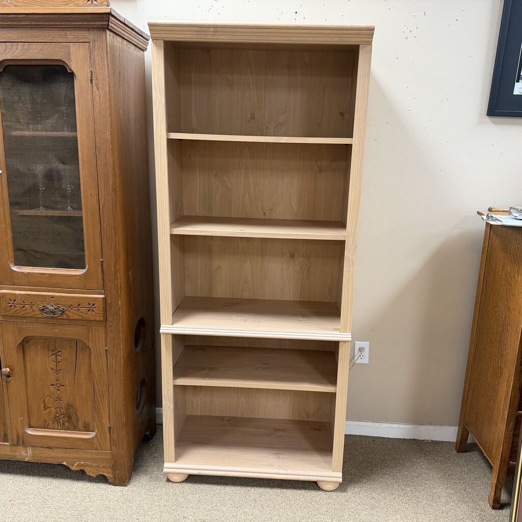 Bookcase/Shelving Unit