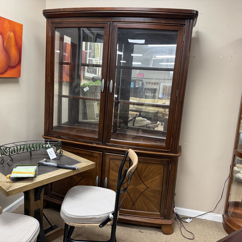 Cabinet w/Hutch