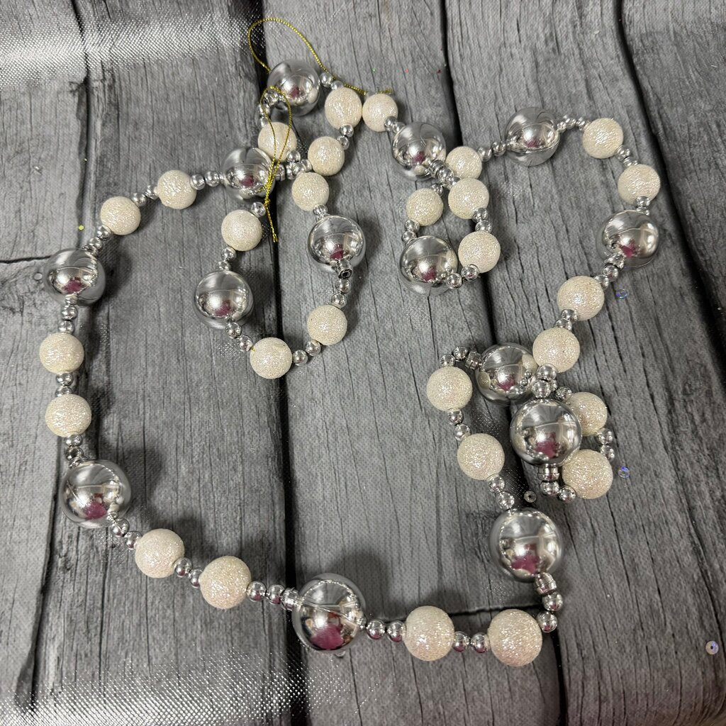 5' Silver + White Ball Garland