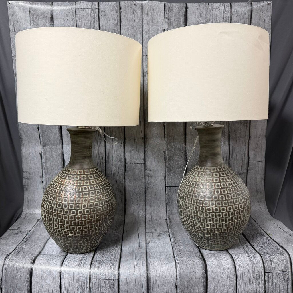 Pair Green Geometric Embossed Lamps