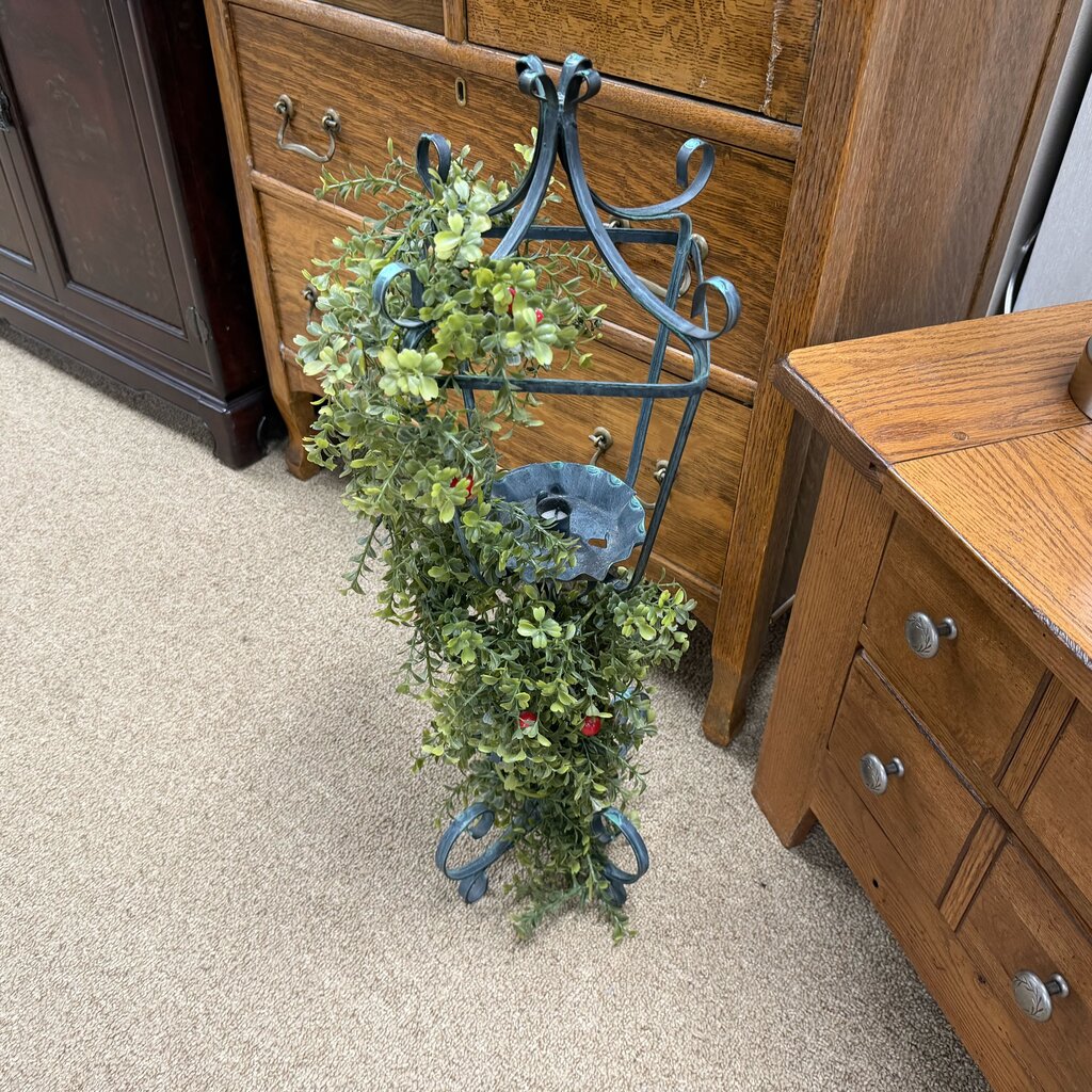 Lantern Candleholder w/Holly