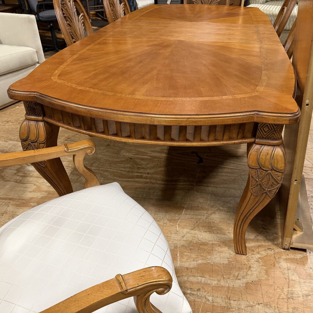 Dining Table + 2-22" Leaves + 6 Chairs