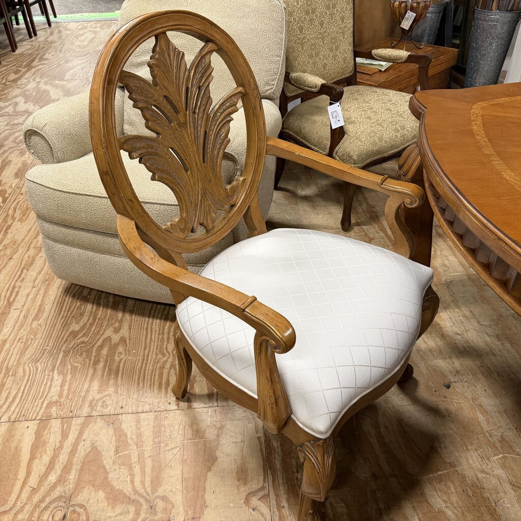 Dining Table + 2-22" Leaves + 6 Chairs