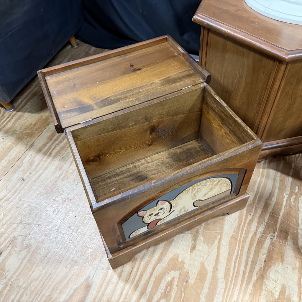 Country Style Pine Storage Chest w/Cat