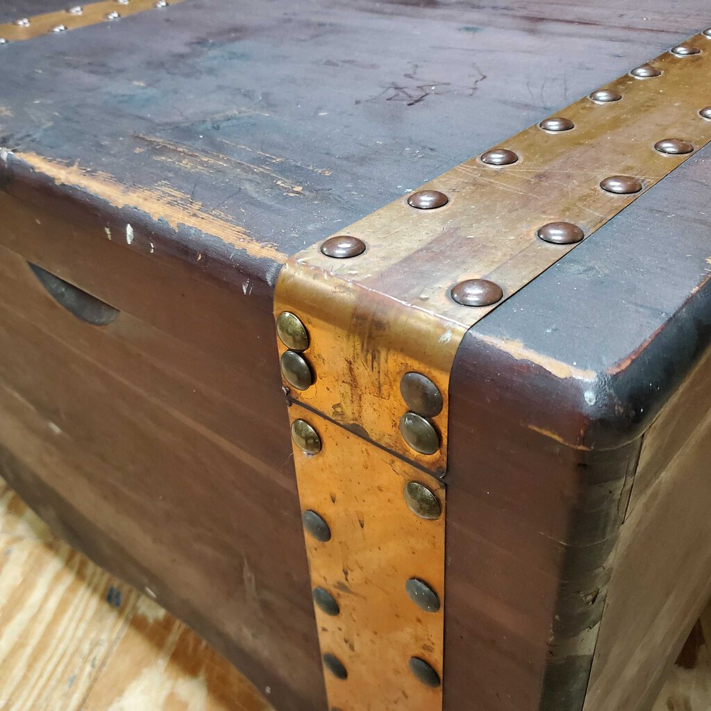 Cedar Lined Trunk