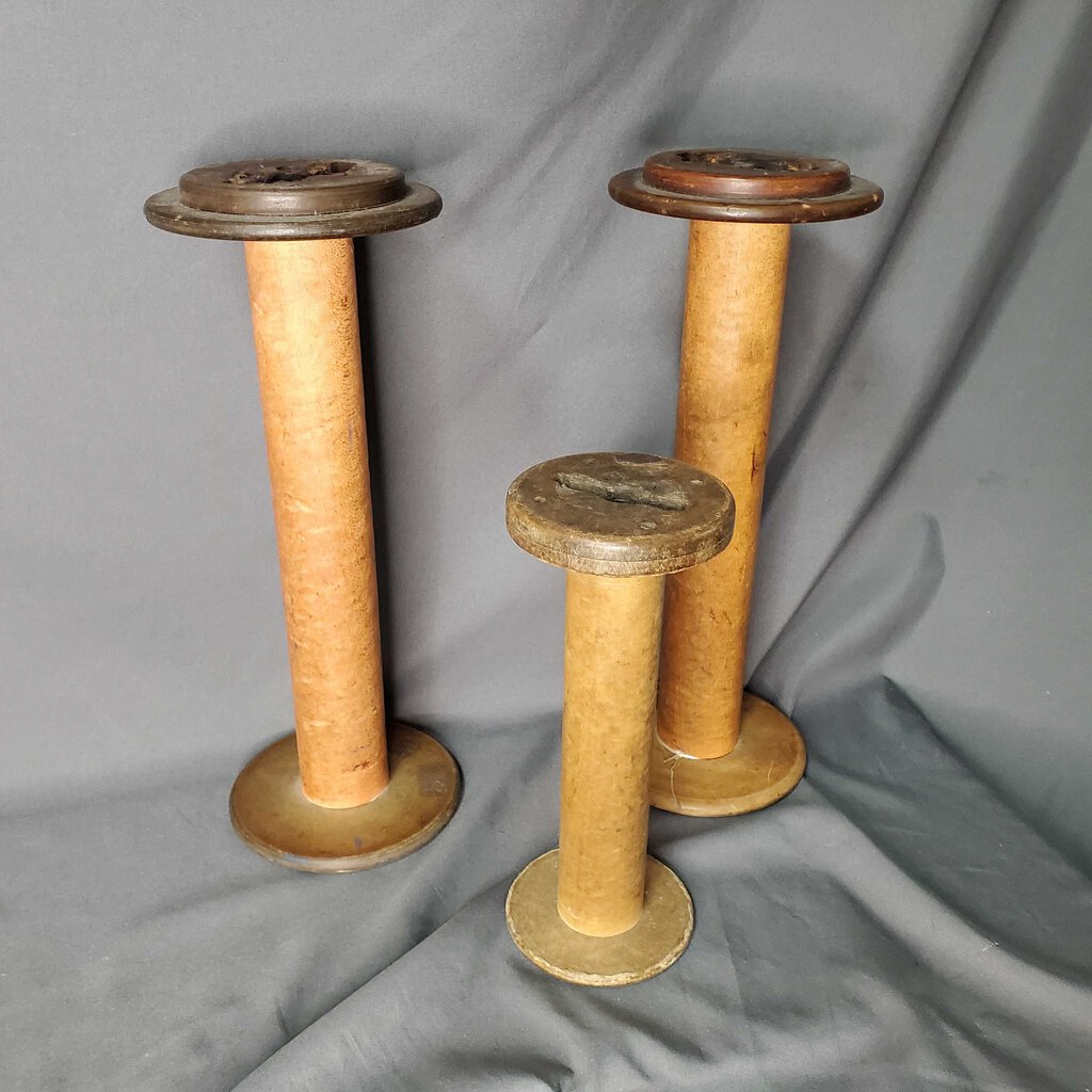 Set/3 Spools / Candleholders