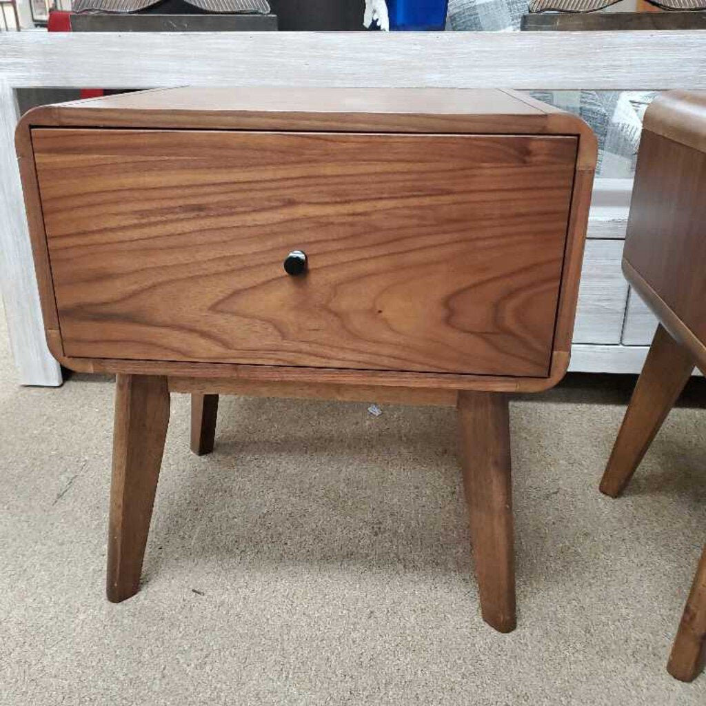 Pair 1 drawer nightstands