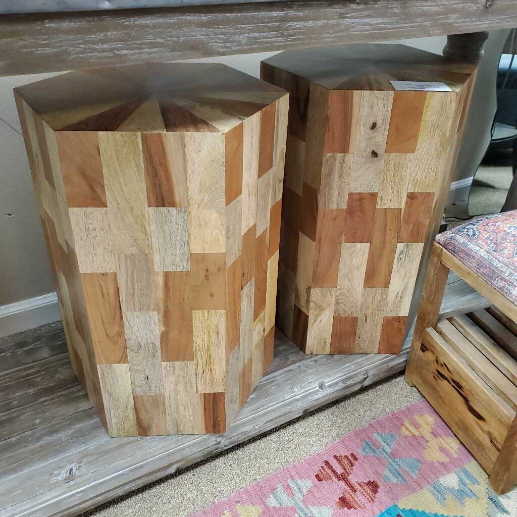 "new" Pair side tables natural