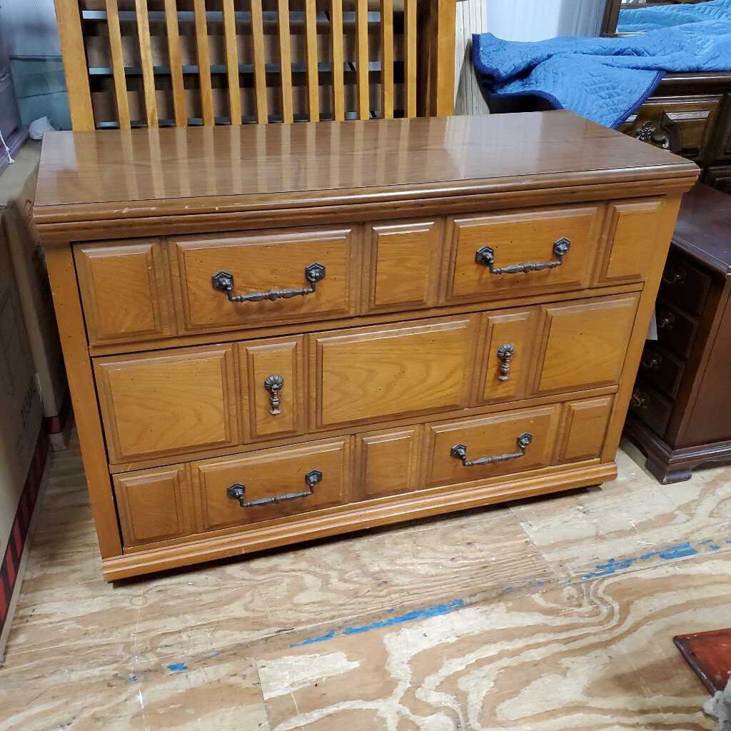 3 drawer chest