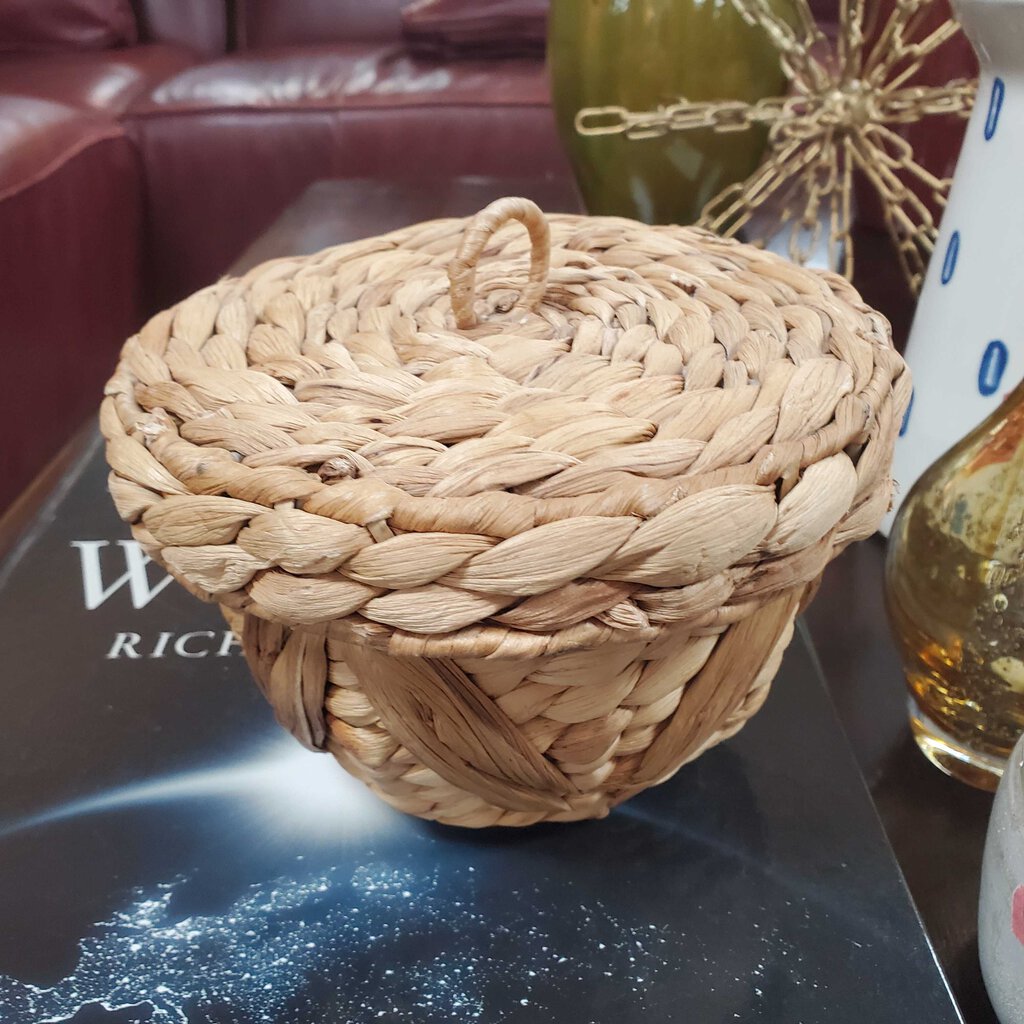 Round Basket with Lid