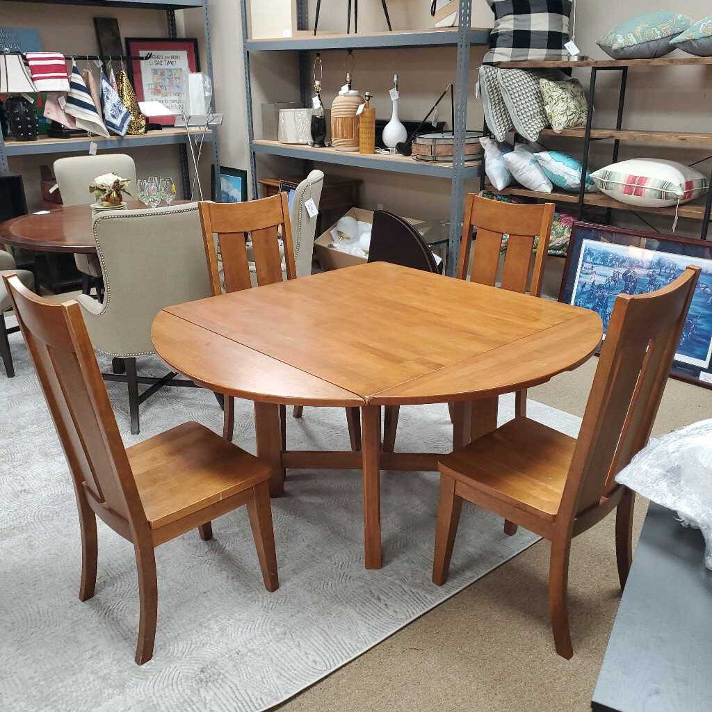 Round to square table + 4 chairs