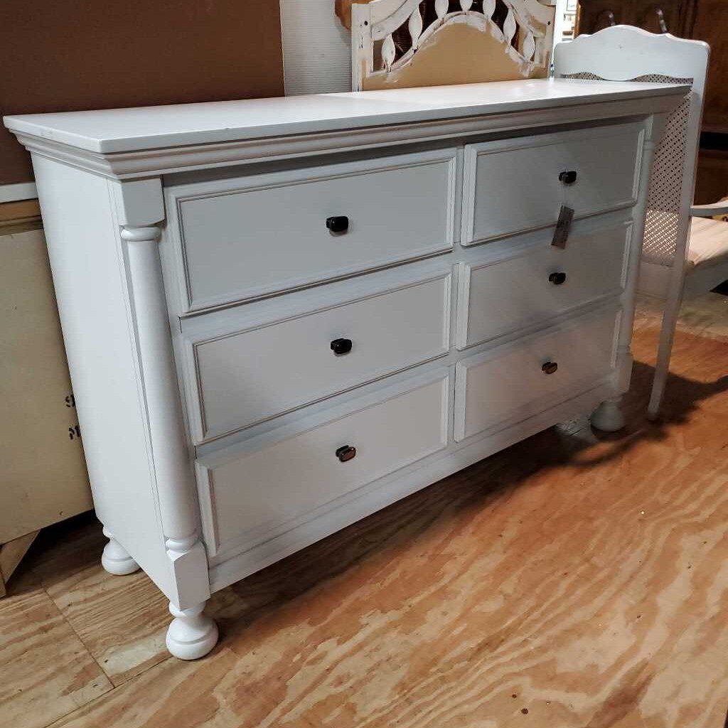 dresser white