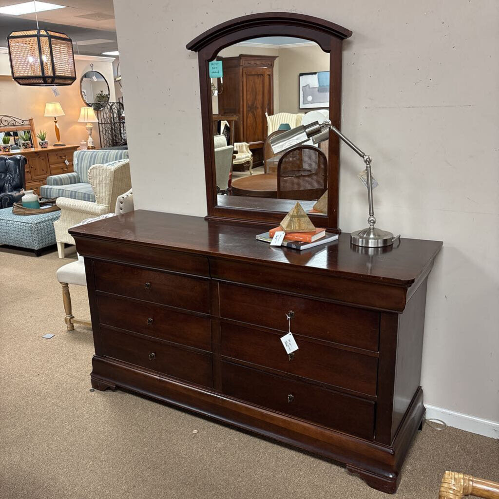 dresser with mirror