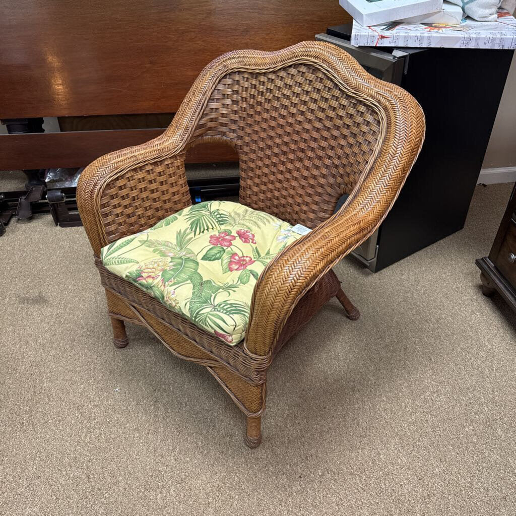 Wicker arm chair with cusion