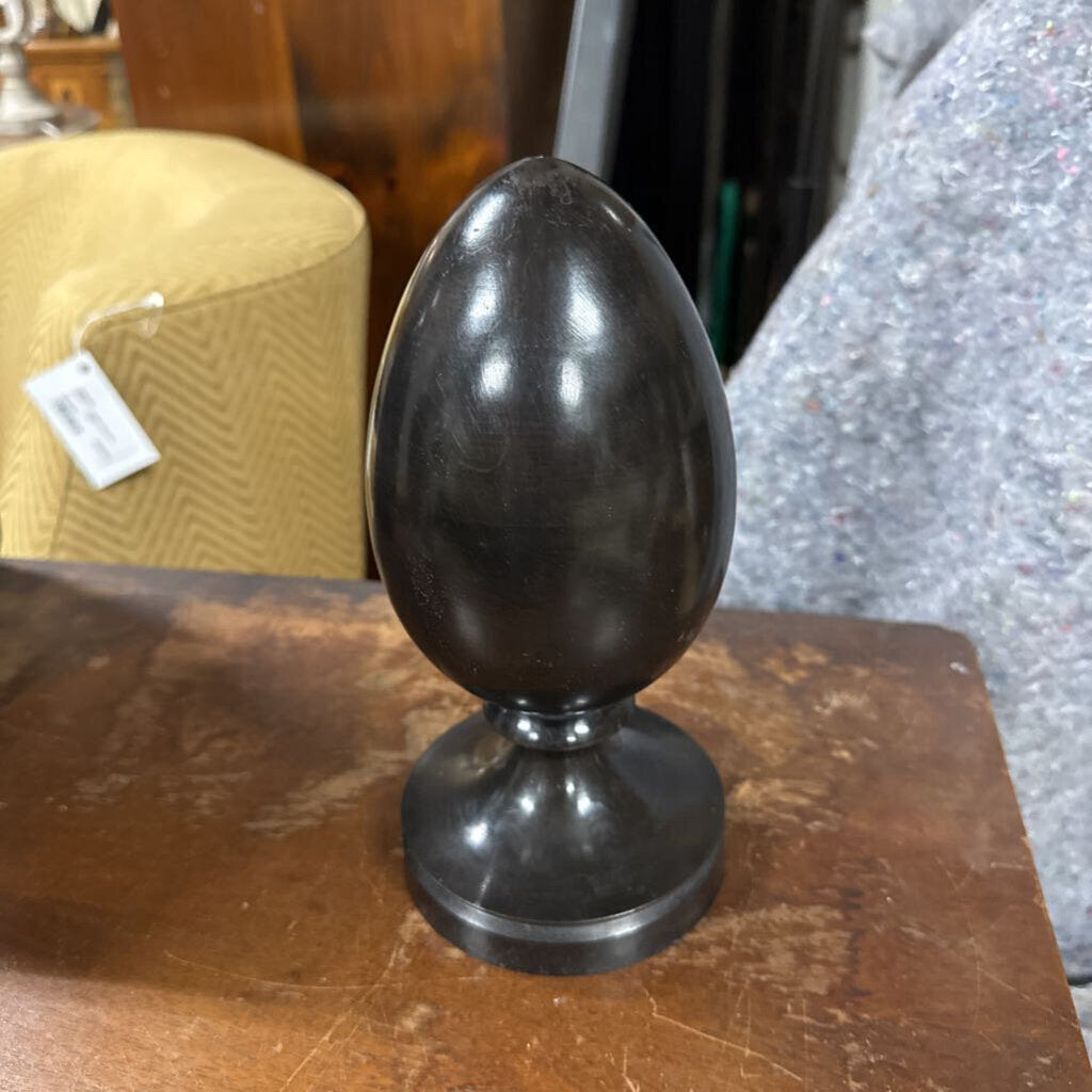 Metal finial decor