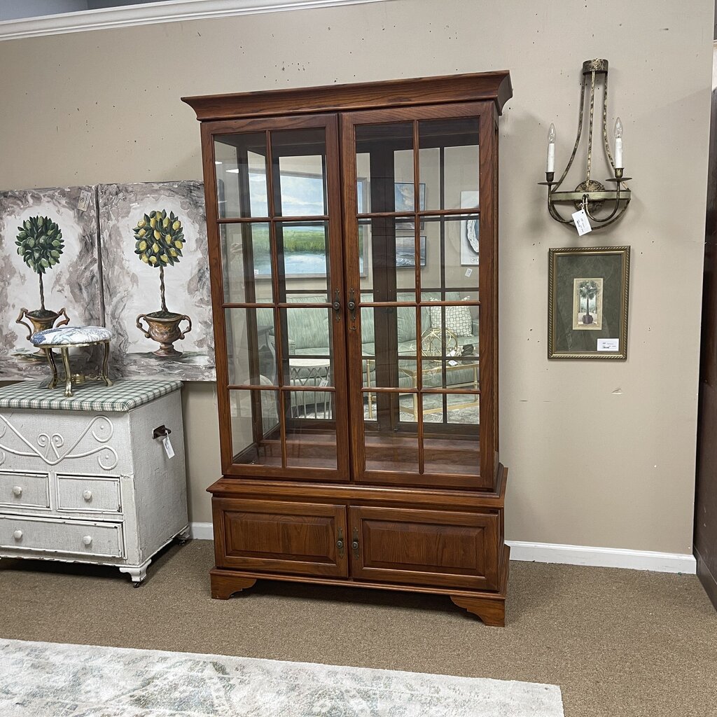 Glass Front Curio w/Mirrored Back