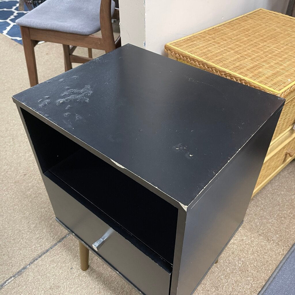 Pair Contemporary Nightstands