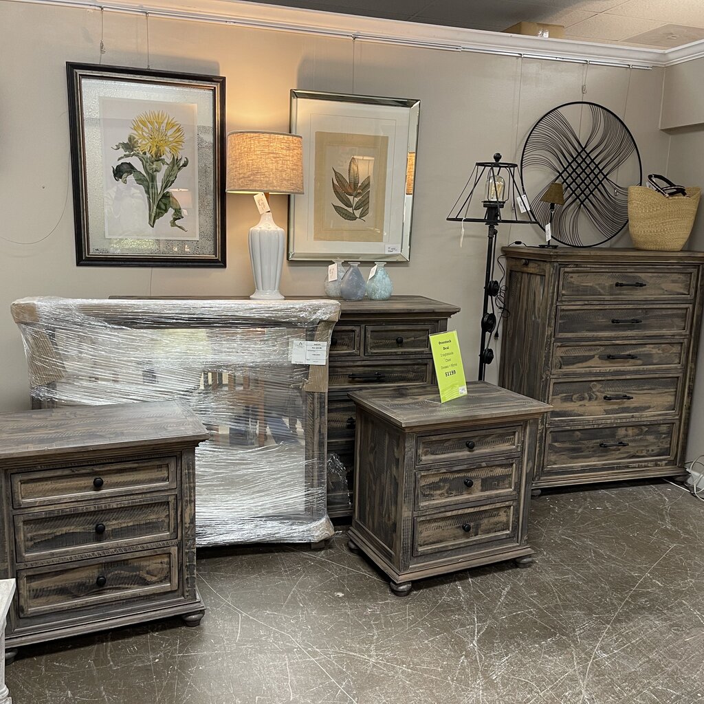 Package Deal 2 Nightstands, Chest, Dresser + Mirror