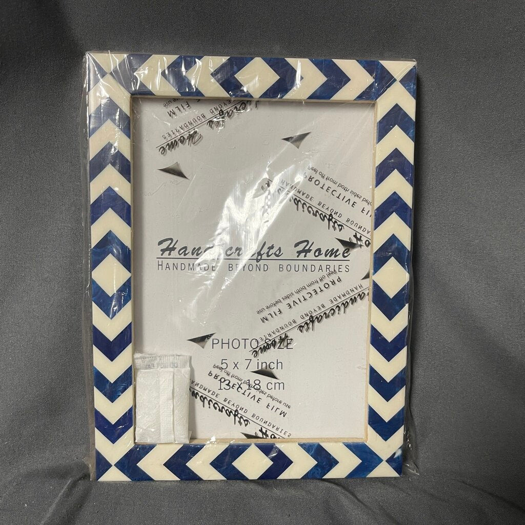 Blue+White Chevron 5x7 Picture Frame