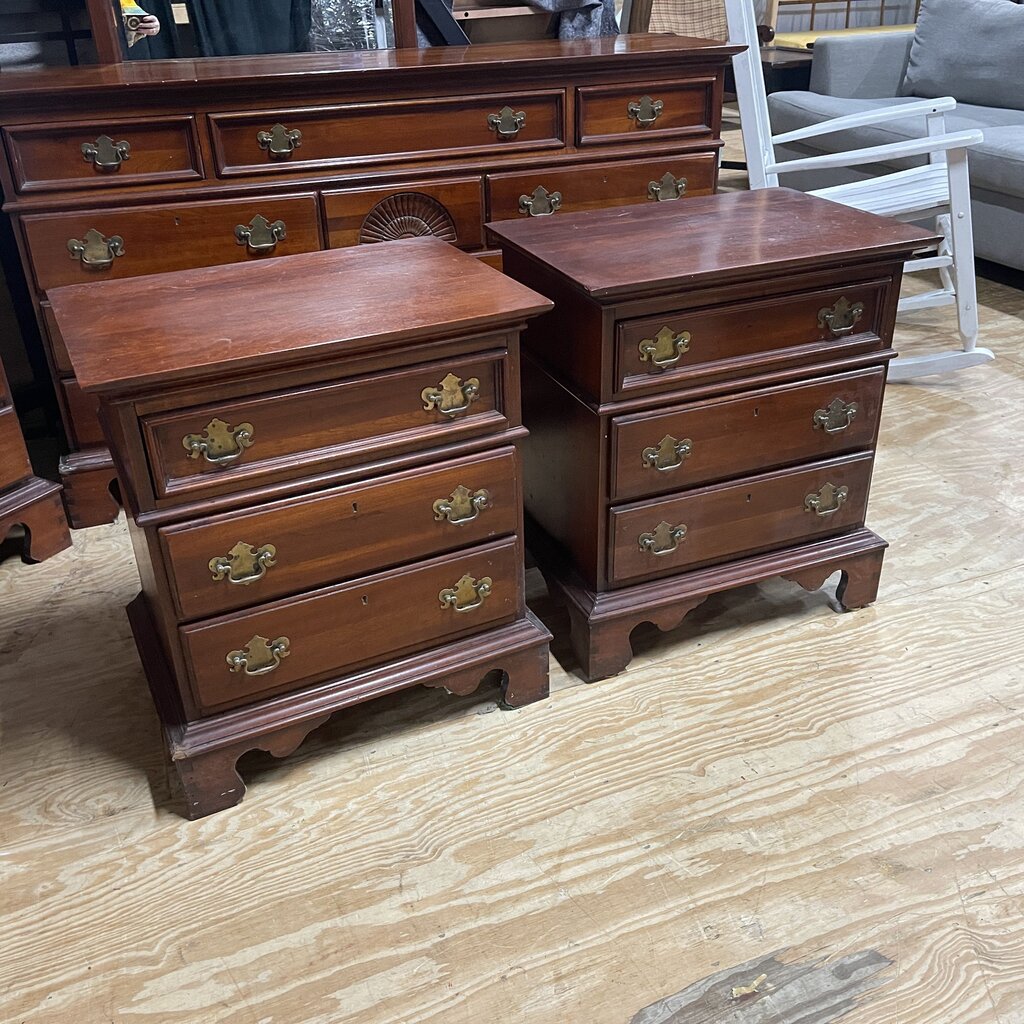 Pair Queen Anne Nightstands